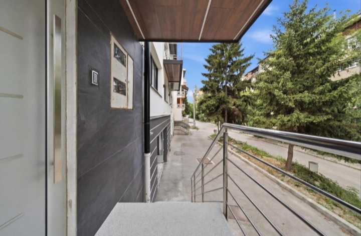Ulaz u apartman Premium stay/parking